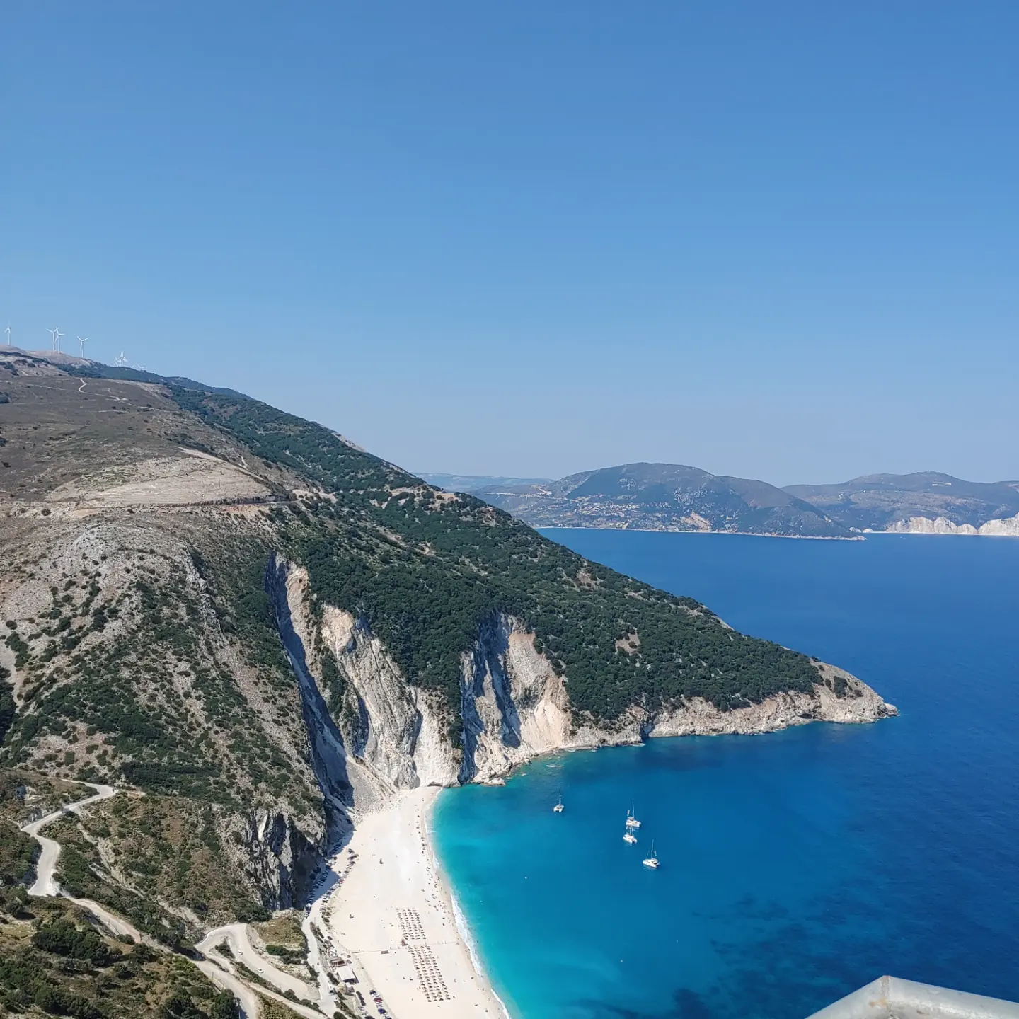 görög tengerpart túrázás közben